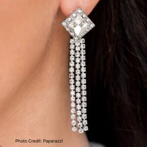 NWT Paparazzi Rhinestone Dangle Earrings